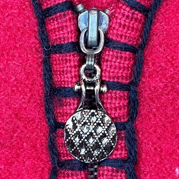 SHARON YOUNG Red Holiday Sweater Vest Small Trees Stars Elves Chalet - Picture 7 of 13